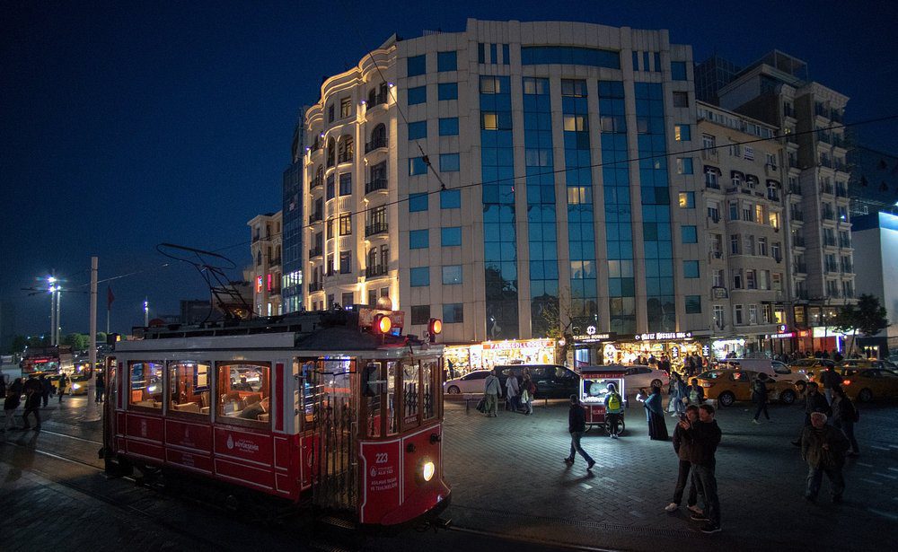 İstanbul otel iç mimarisi tasarımı - dış cephe, Taksim Square