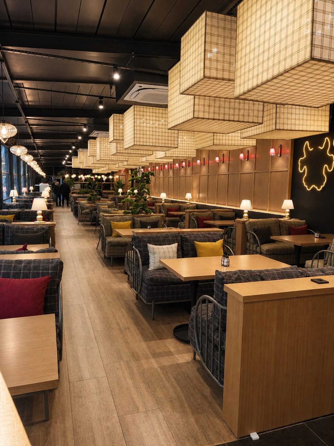 OT Kafe Elazığ – tavan aydınlatma tasarımı
