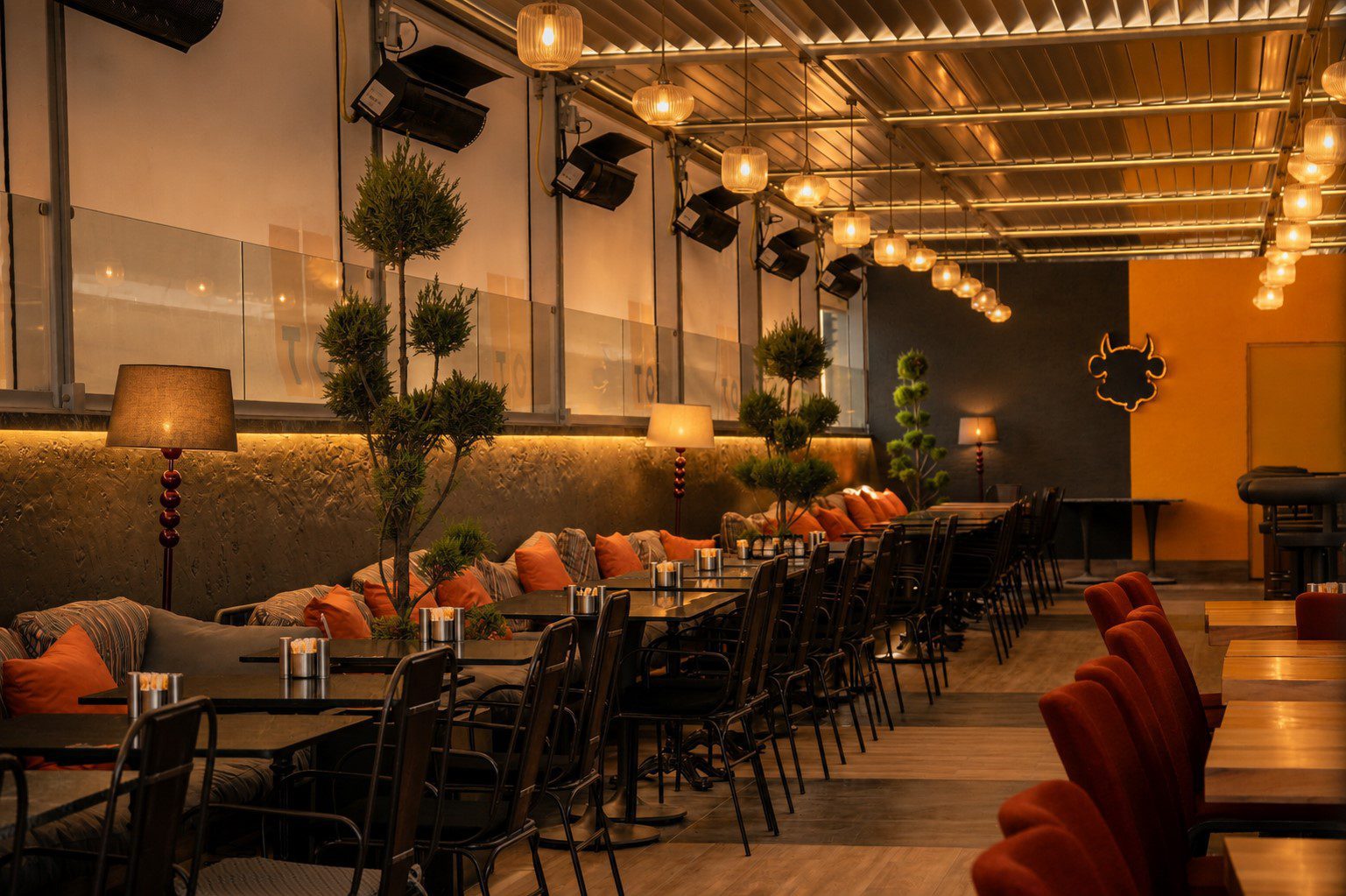 OT Kafe Çanakkale kafe tasarımı - yan bahçe alanı