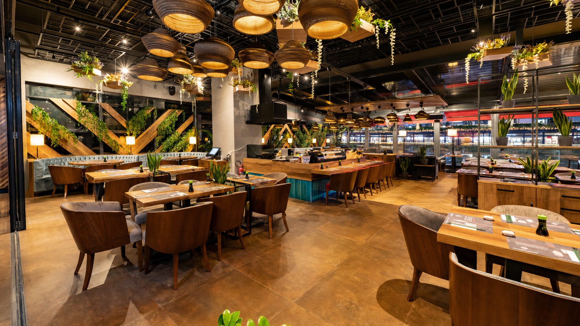 Sushi restoranı tasarımı: Sushinami, salon giriş