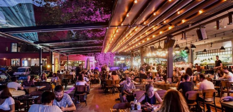 Etkinlik mekânı tasarımı - teras oturma düzeni