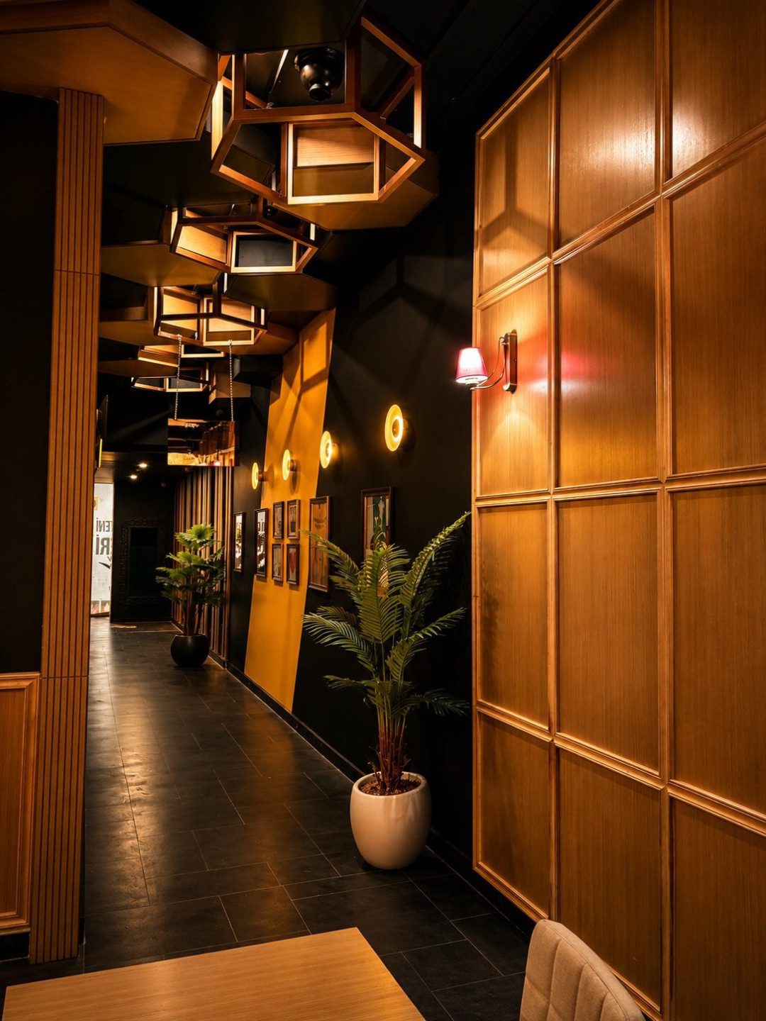 OT Kafe Elazığ – wc koridoru