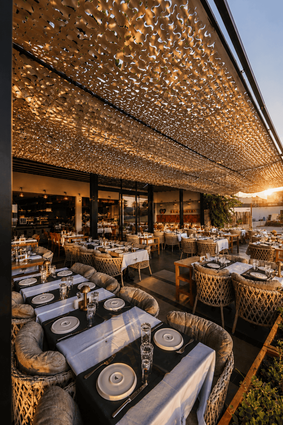 İki Duble Ocakbaşı restoran tasarımı - teras gölgelik detayı
