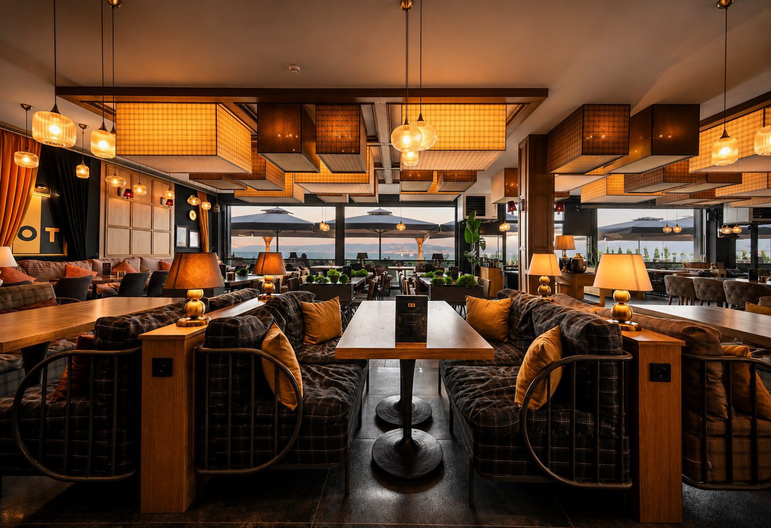 OT Kafe Çanakkale kafe tasarımı - orta oturma grupları