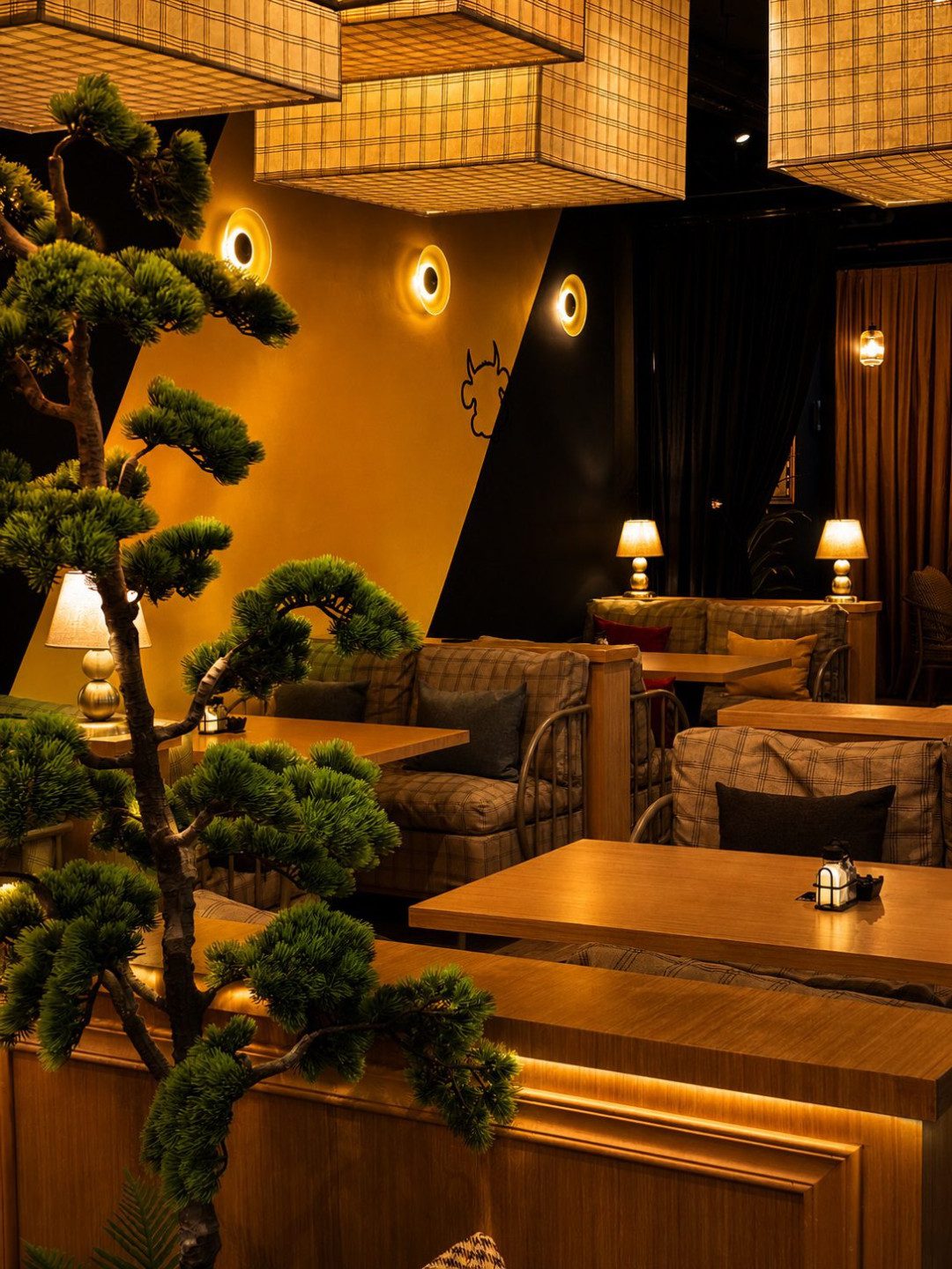 OT Kafe Elazığ – duvar görünüşü, aydınlatma, oturma grubu