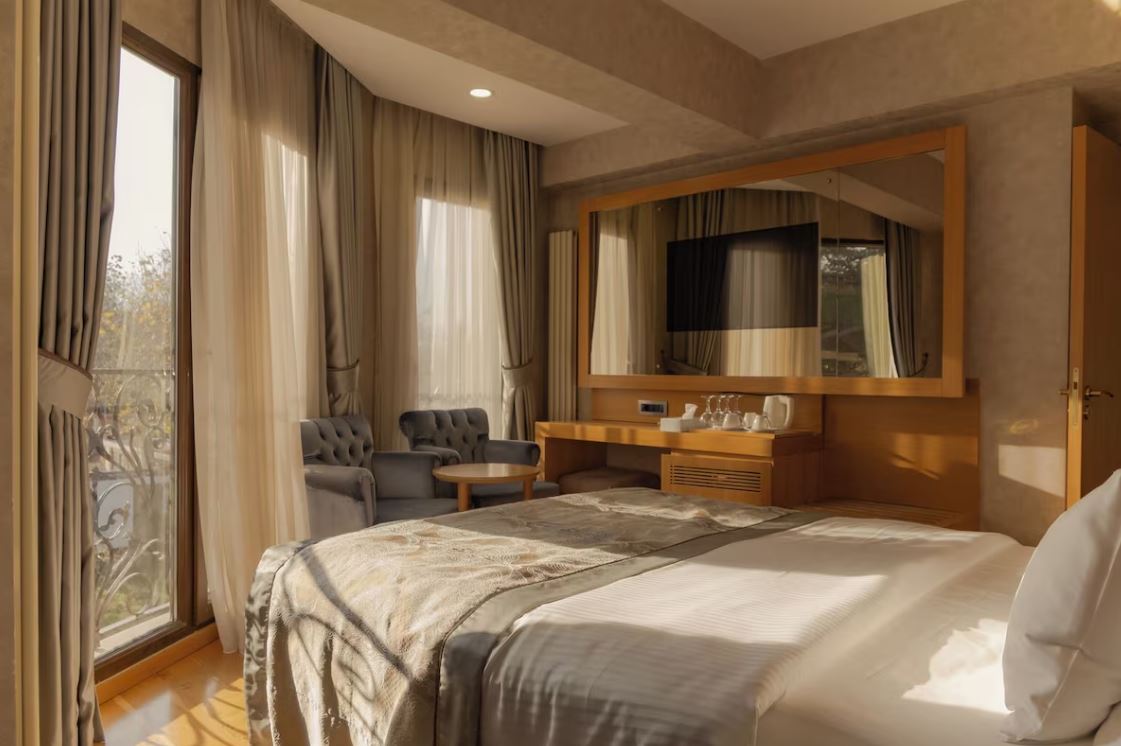 Butik otel tasarımı - geniş yatak odası genel görünüm